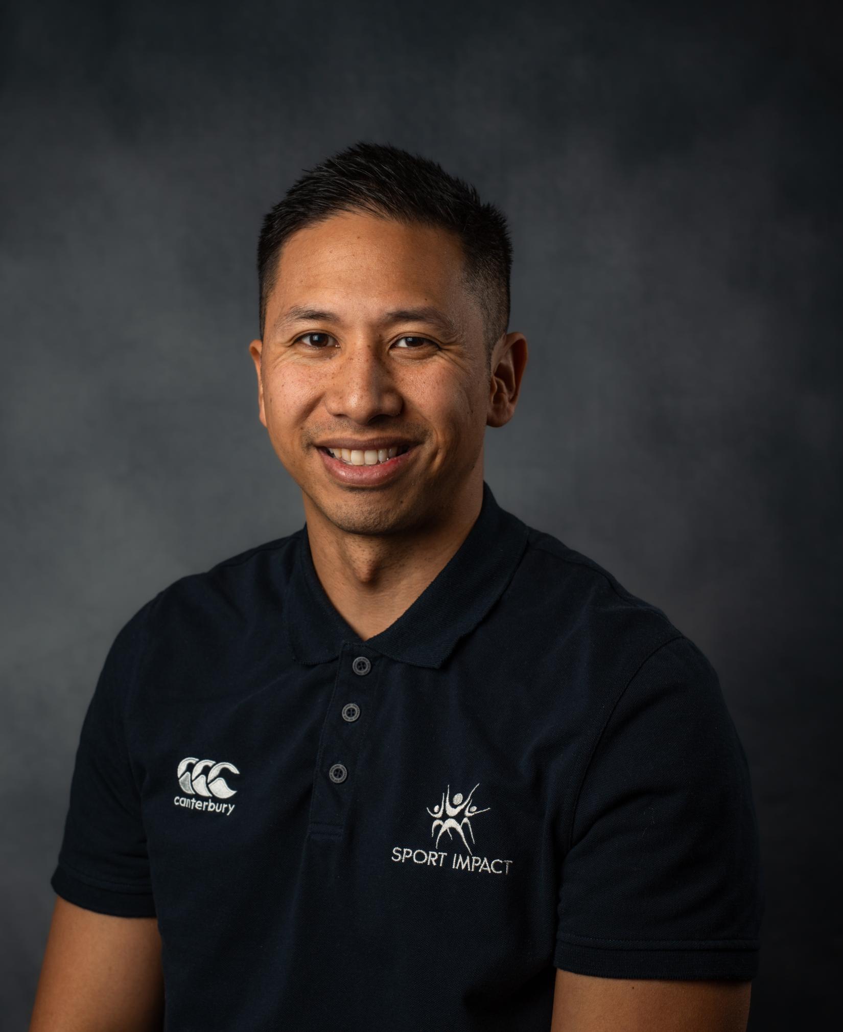 Noel Santos headshot